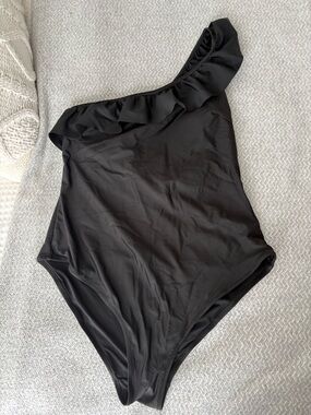 H&M Black One-Shoulder Ruffle Swimsuit